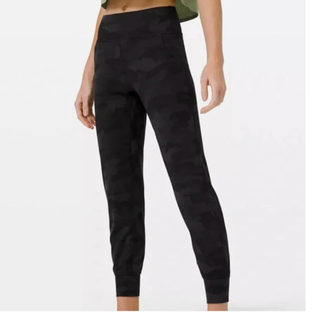 Lululemon Athletica Align Joggers in Camo size 6